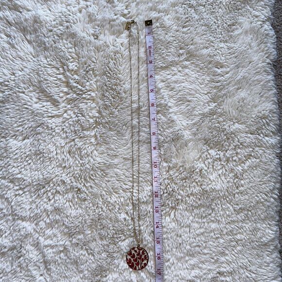 🌸HP🌸Vera Bradley Circle Medallion Necklace! - Picture 5 of 7